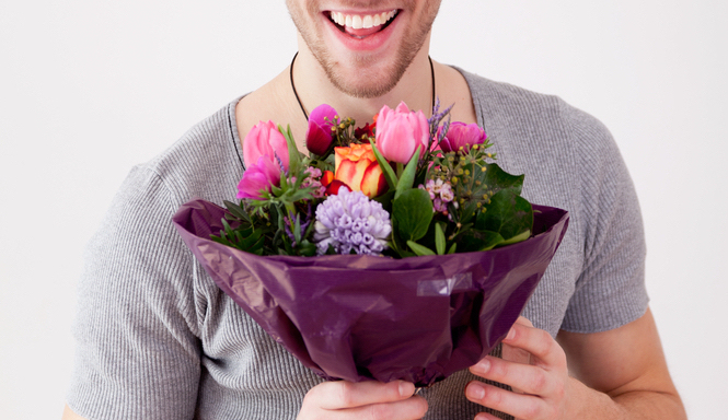 Conseil - Offrir des fleurs à un homme